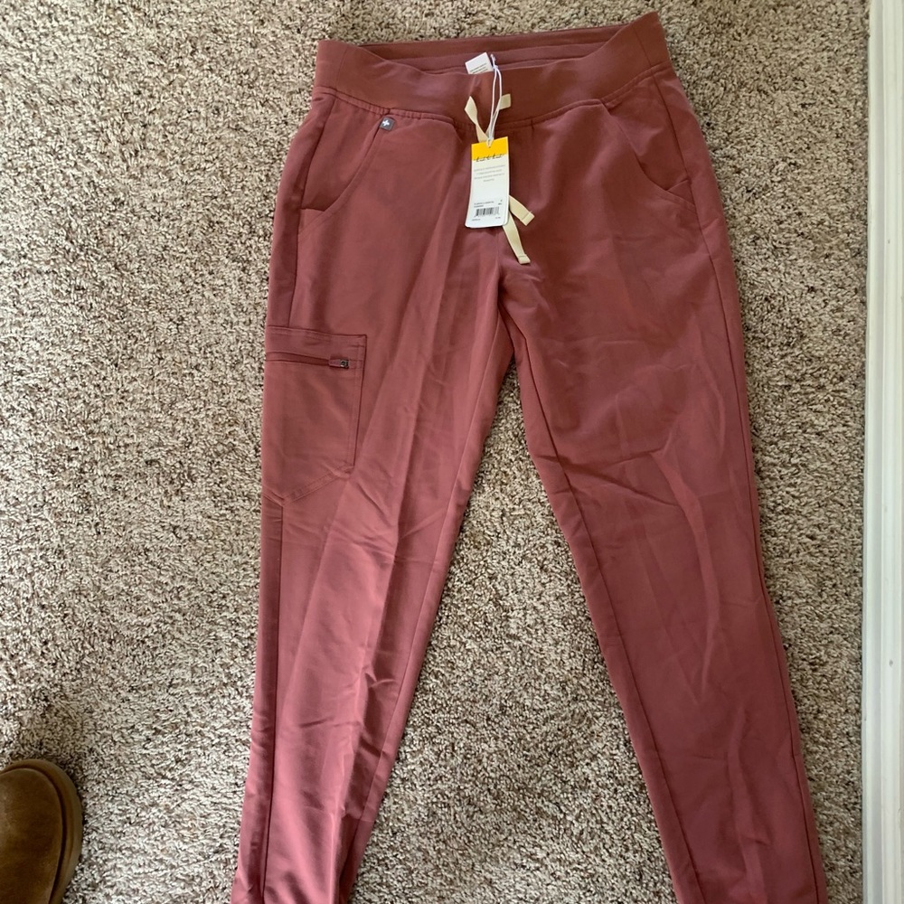 Figs Zamora Jogger scrubs tall small mauve